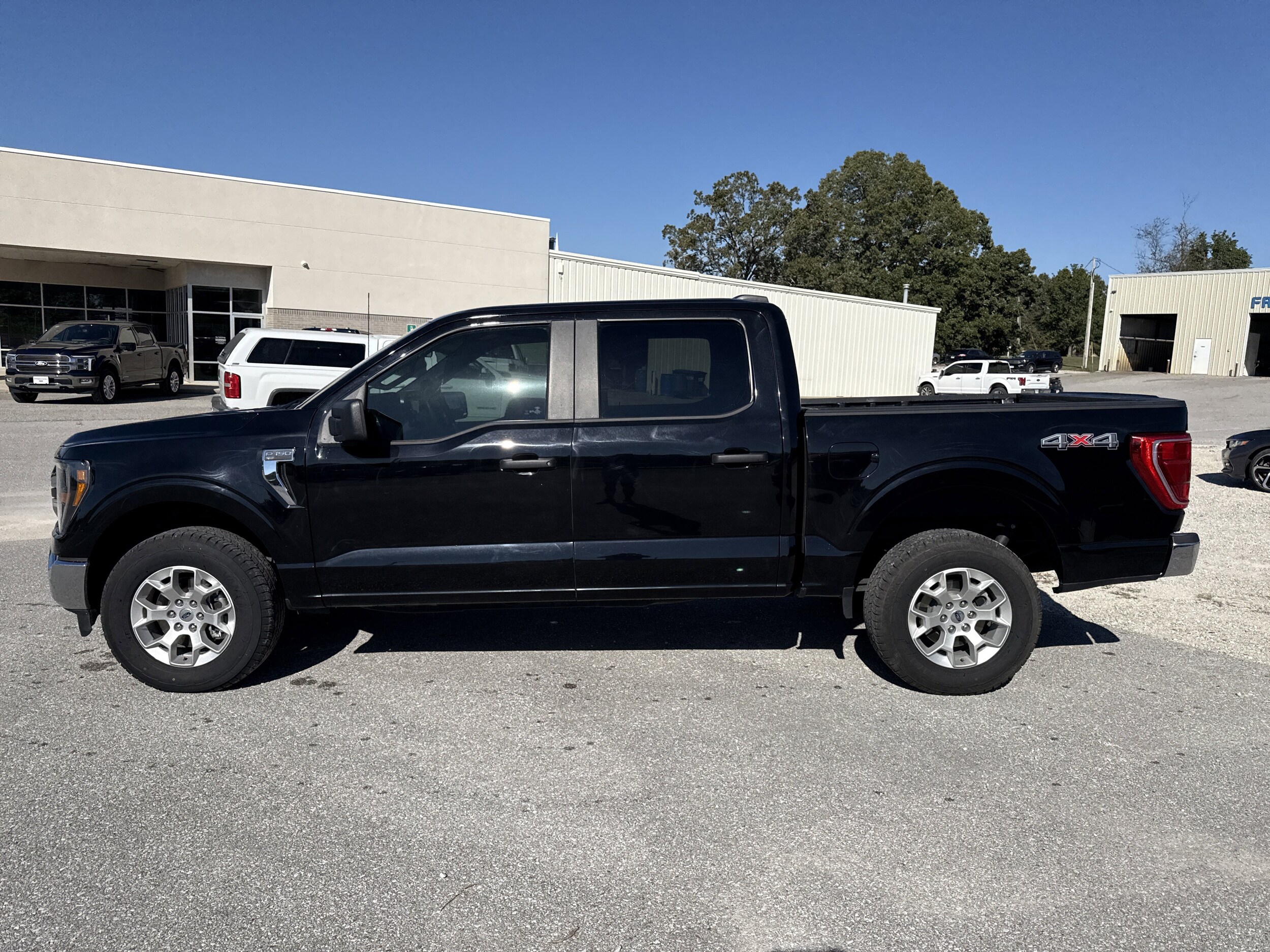 2023 Ford F-150 XLT photo 2