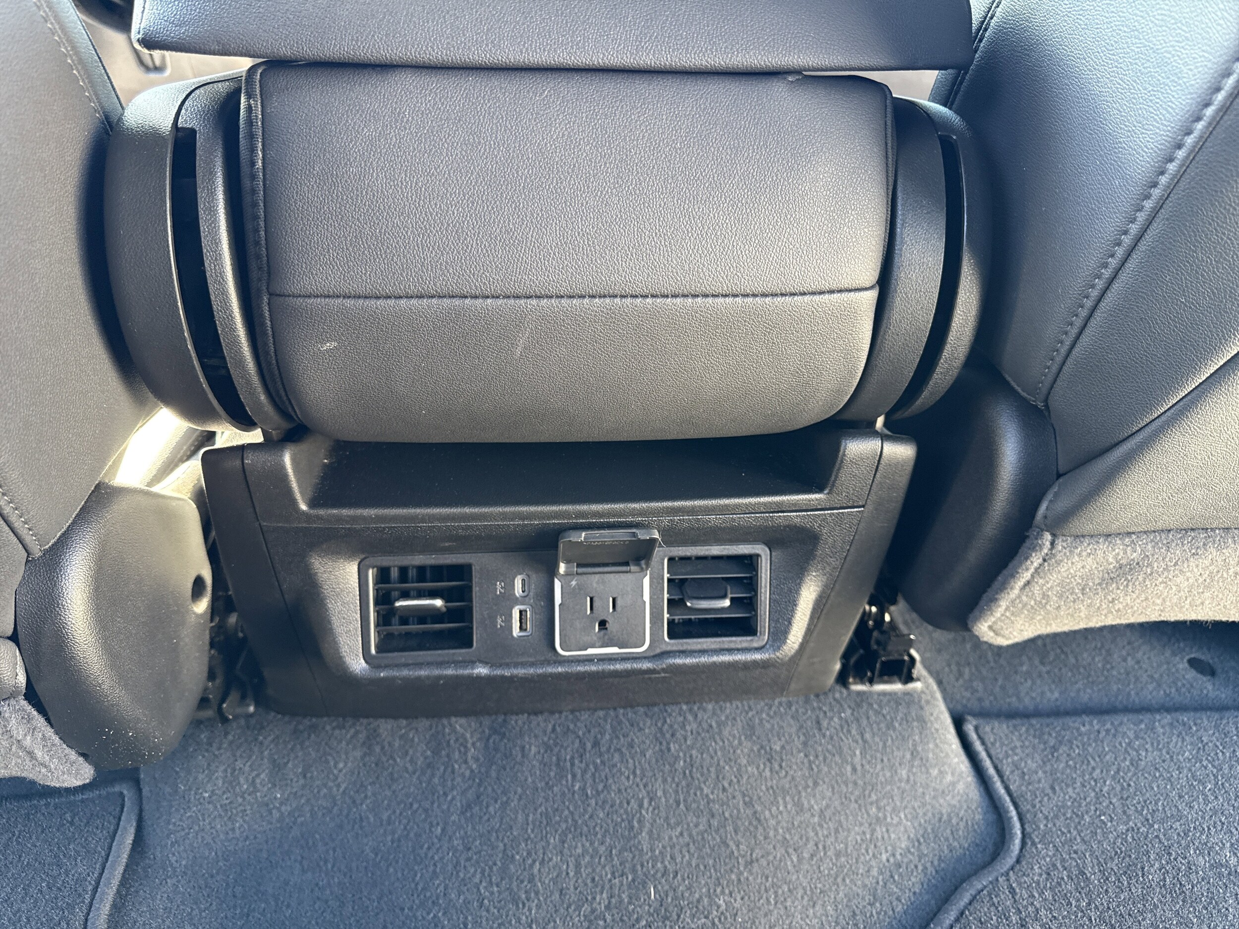 2025 GMC Sierra 1500 SLT - Photo 35