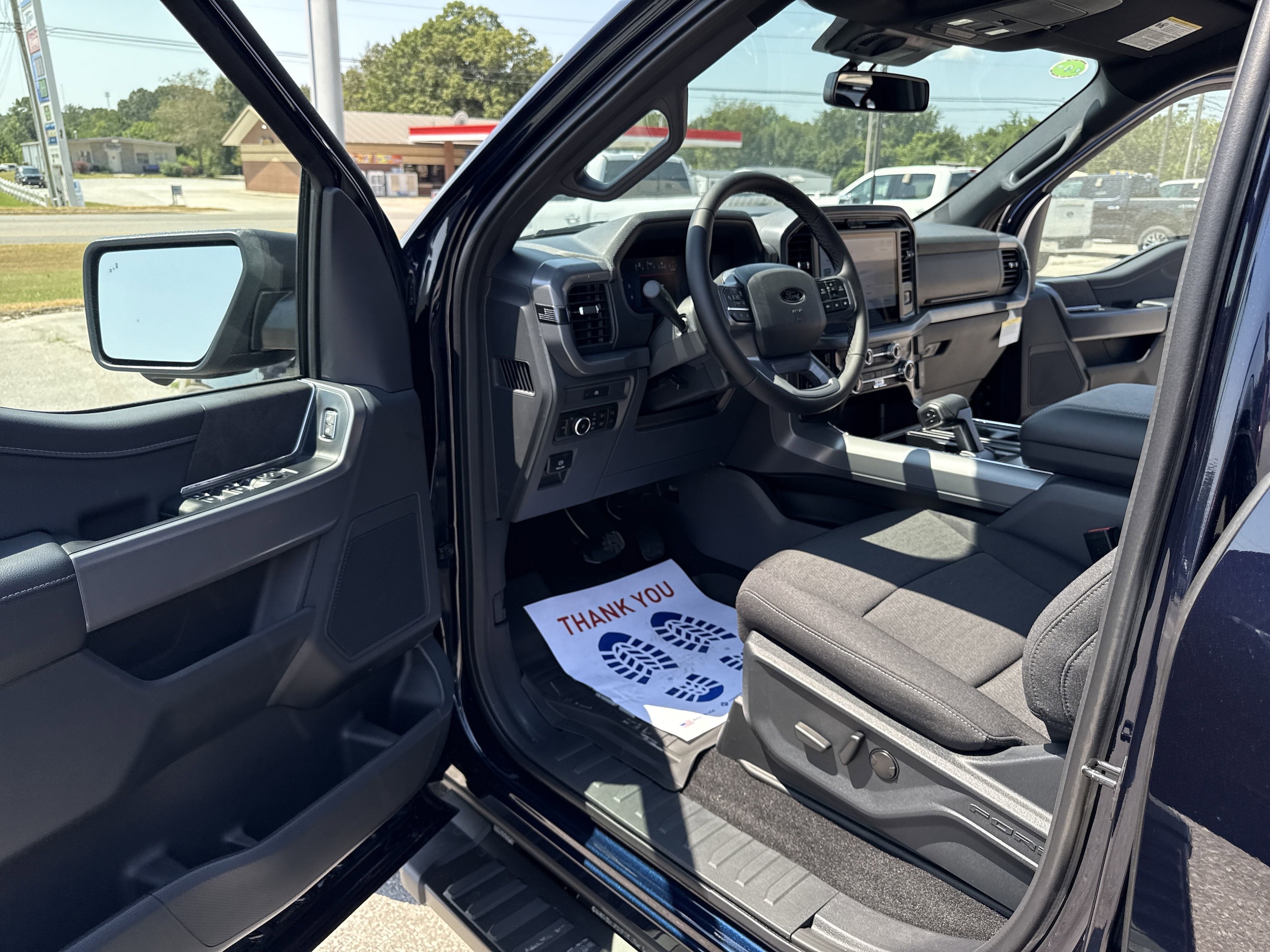 2025 Ford F-150 XLT - Photo 15