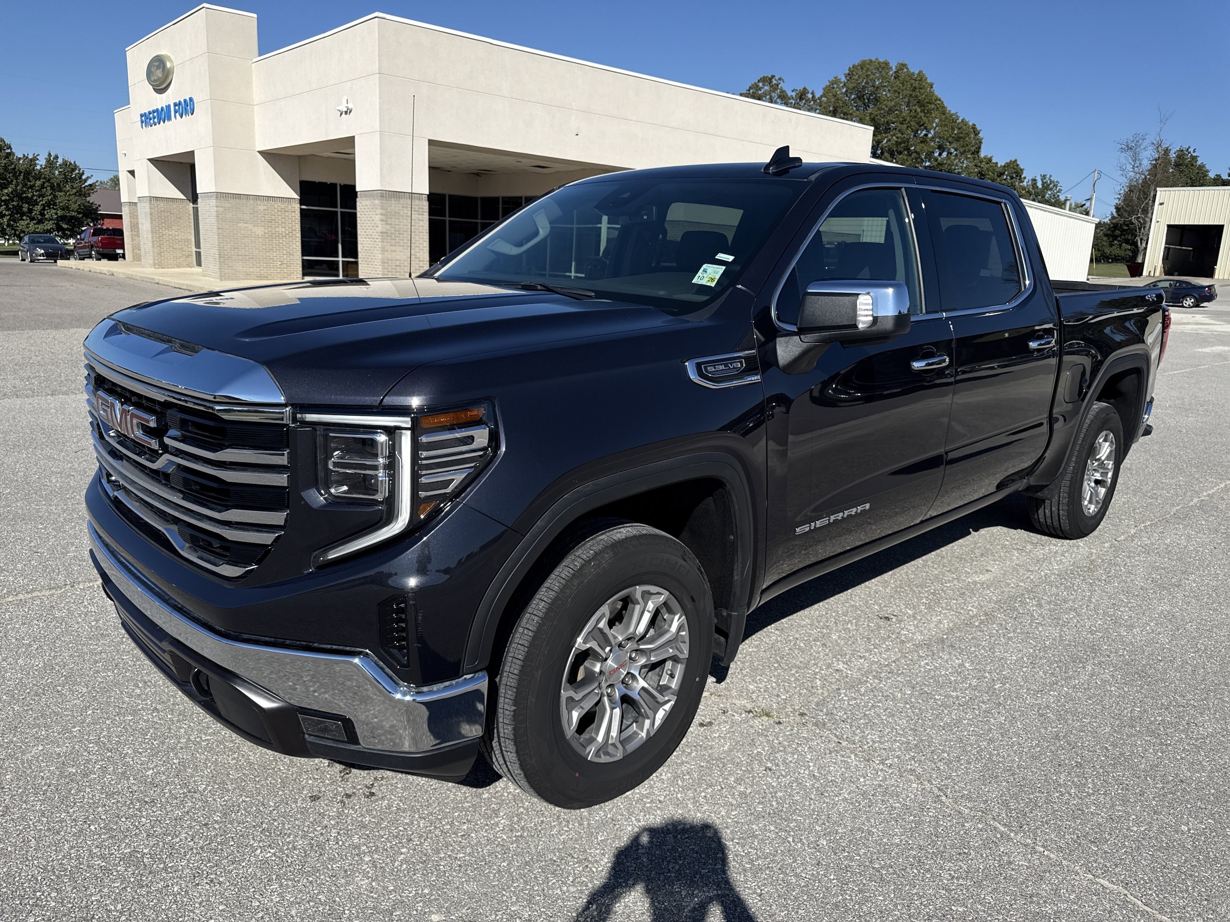 Used 2025 GMC Sierra 1500 SLT with VIN 3GTUUDED1SG143532 for sale in Little Rock