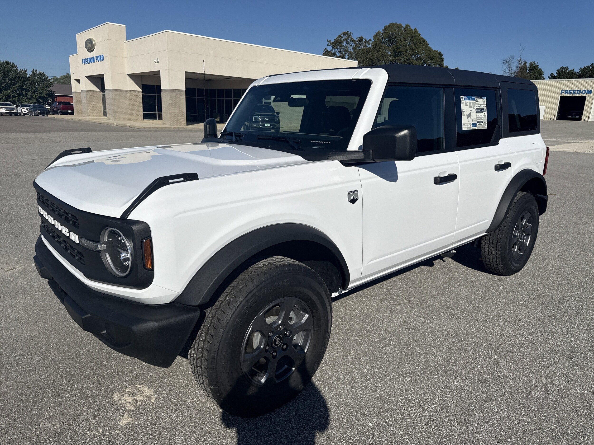 2025 Ford Bronco Big Bend photo 2