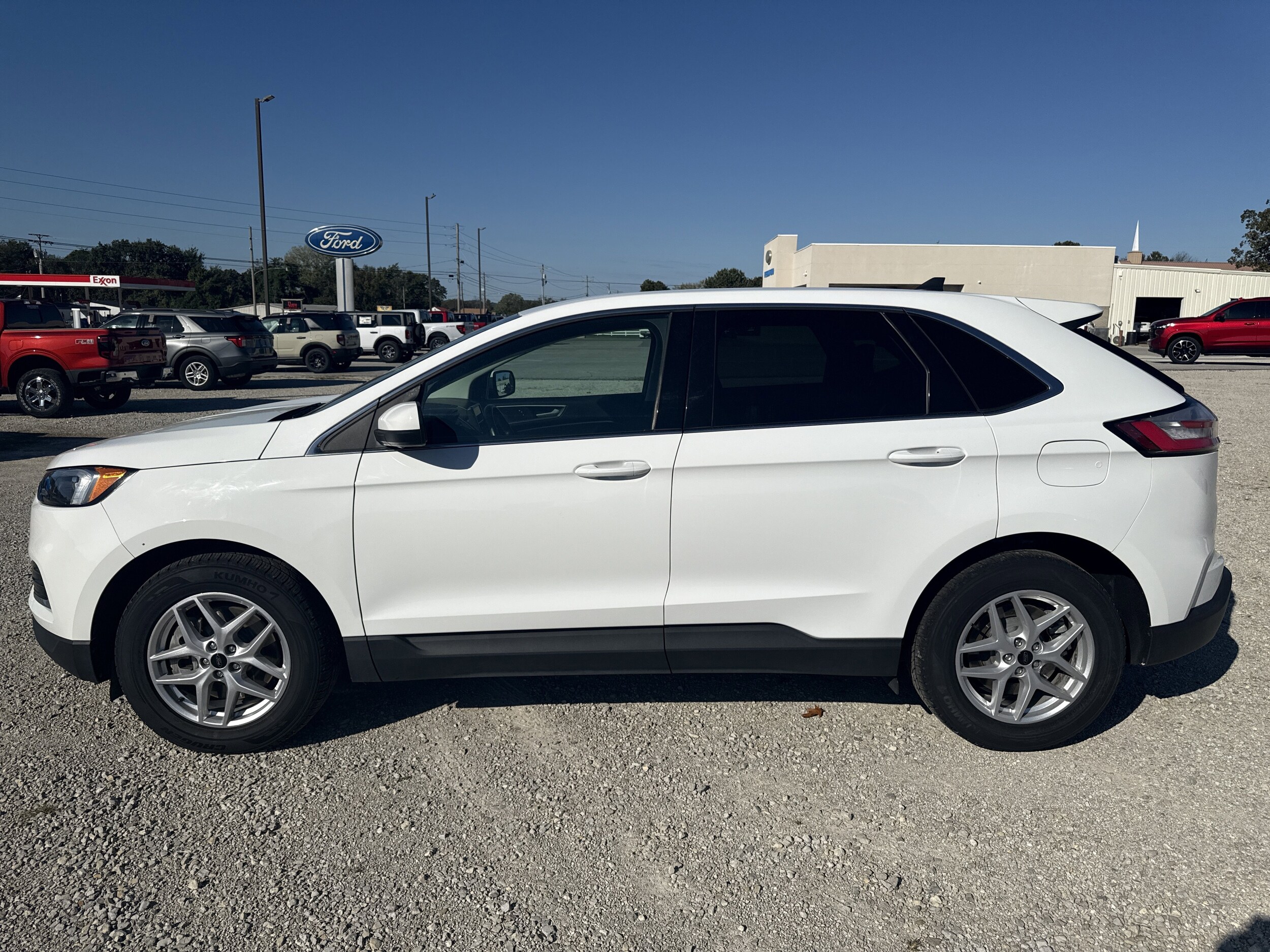 2023 Ford Edge SEL photo 3