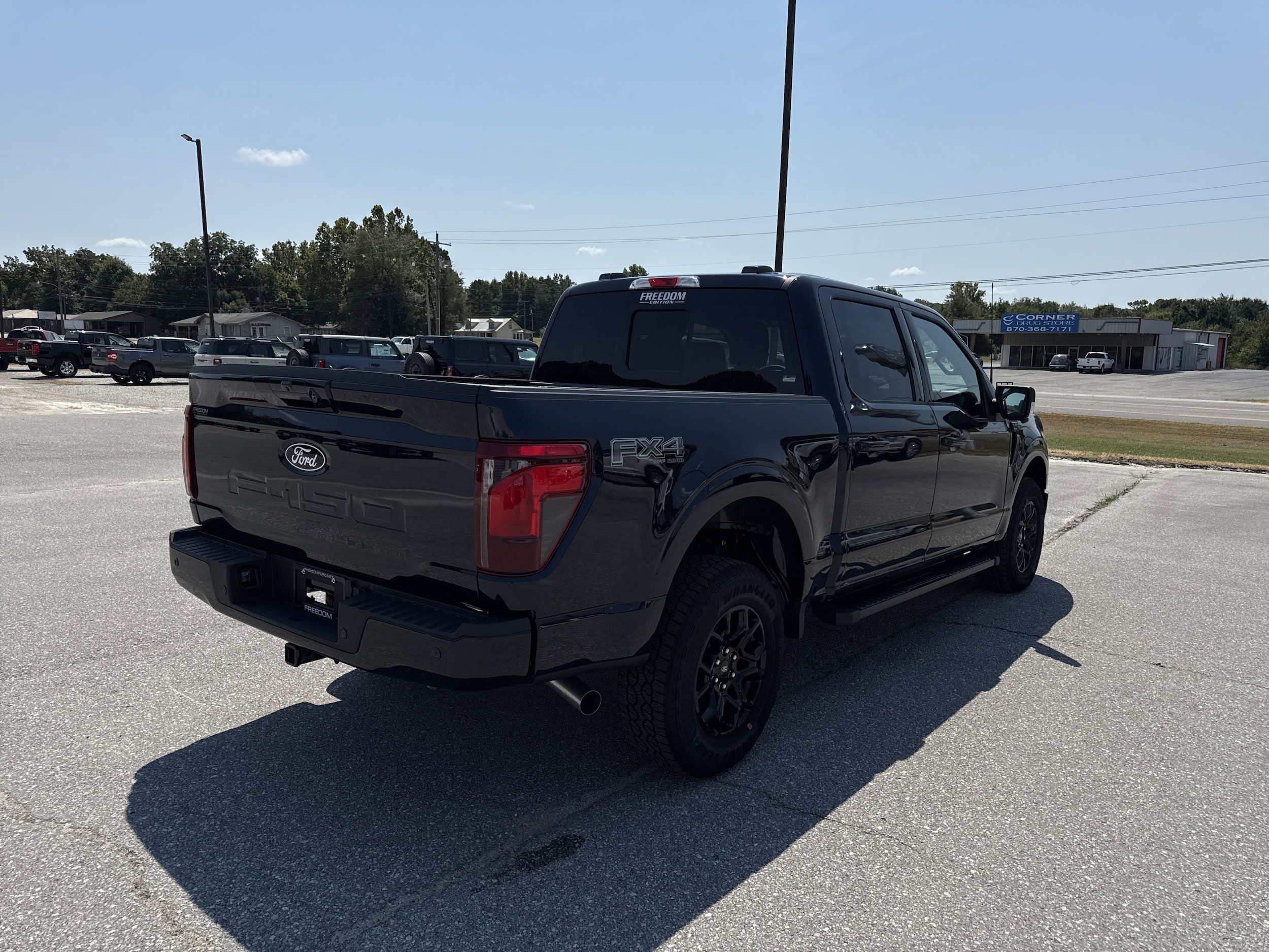 2025 Ford F-150 XLT - Photo 12