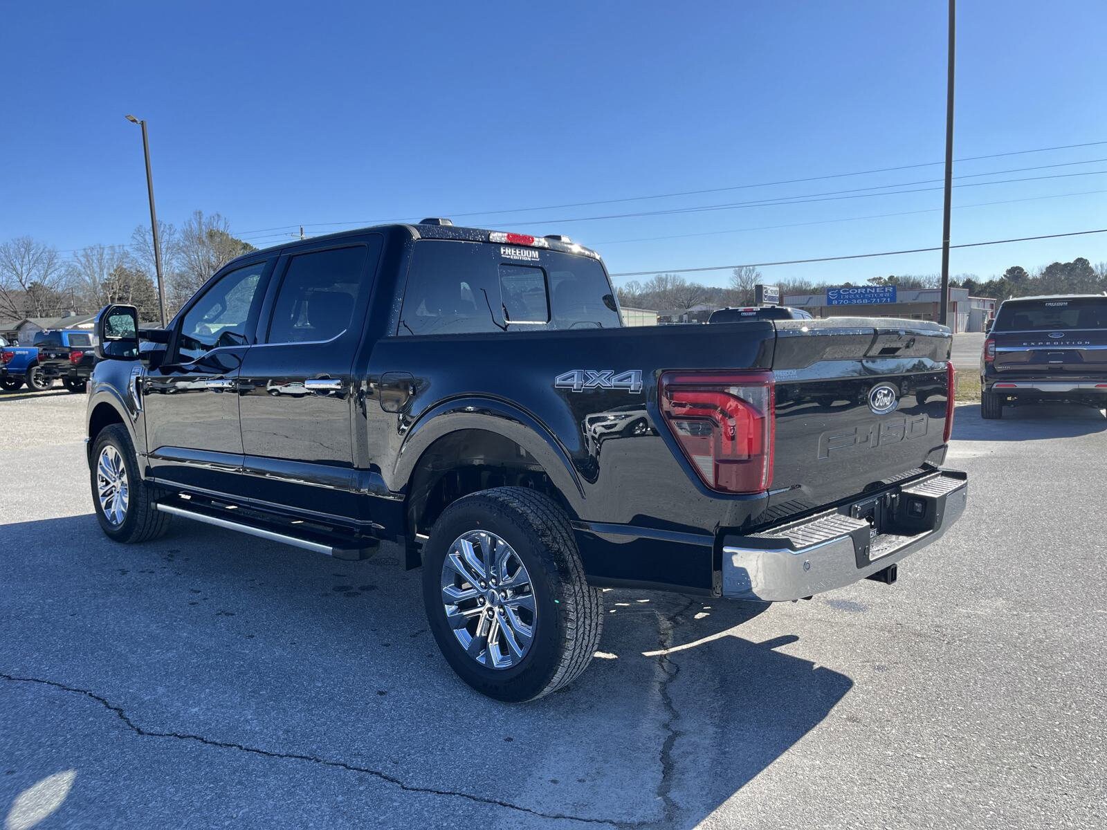 2025 Ford F-150 Lariat photo 2