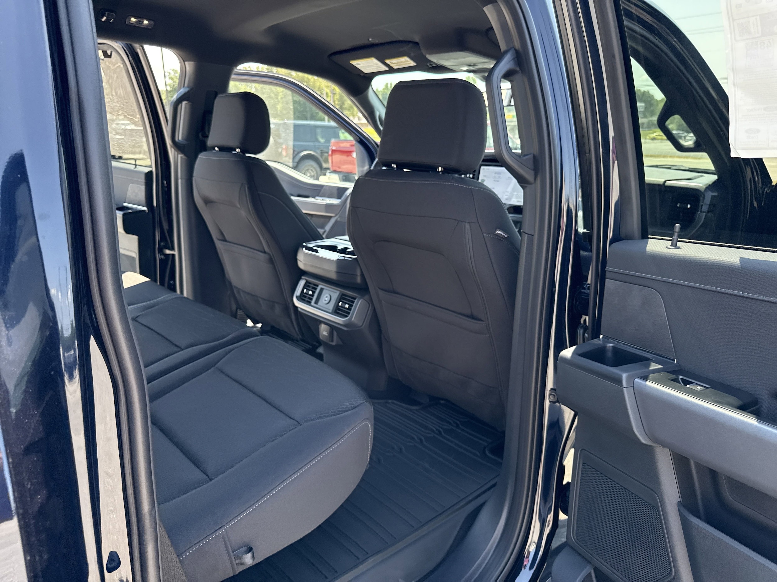 2025 Ford F-150 XLT - Photo 36