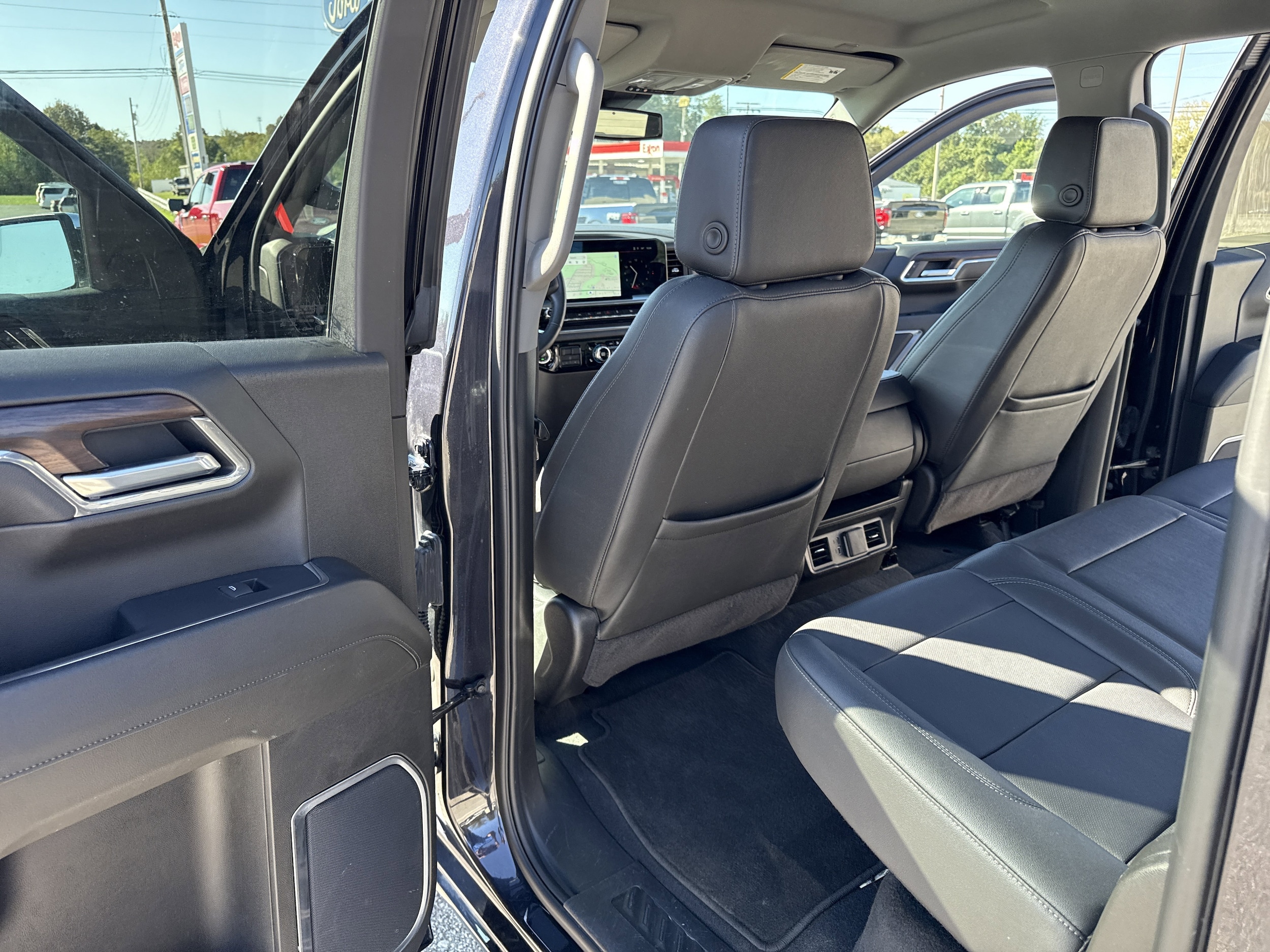 2025 GMC Sierra 1500 SLT - Photo 31