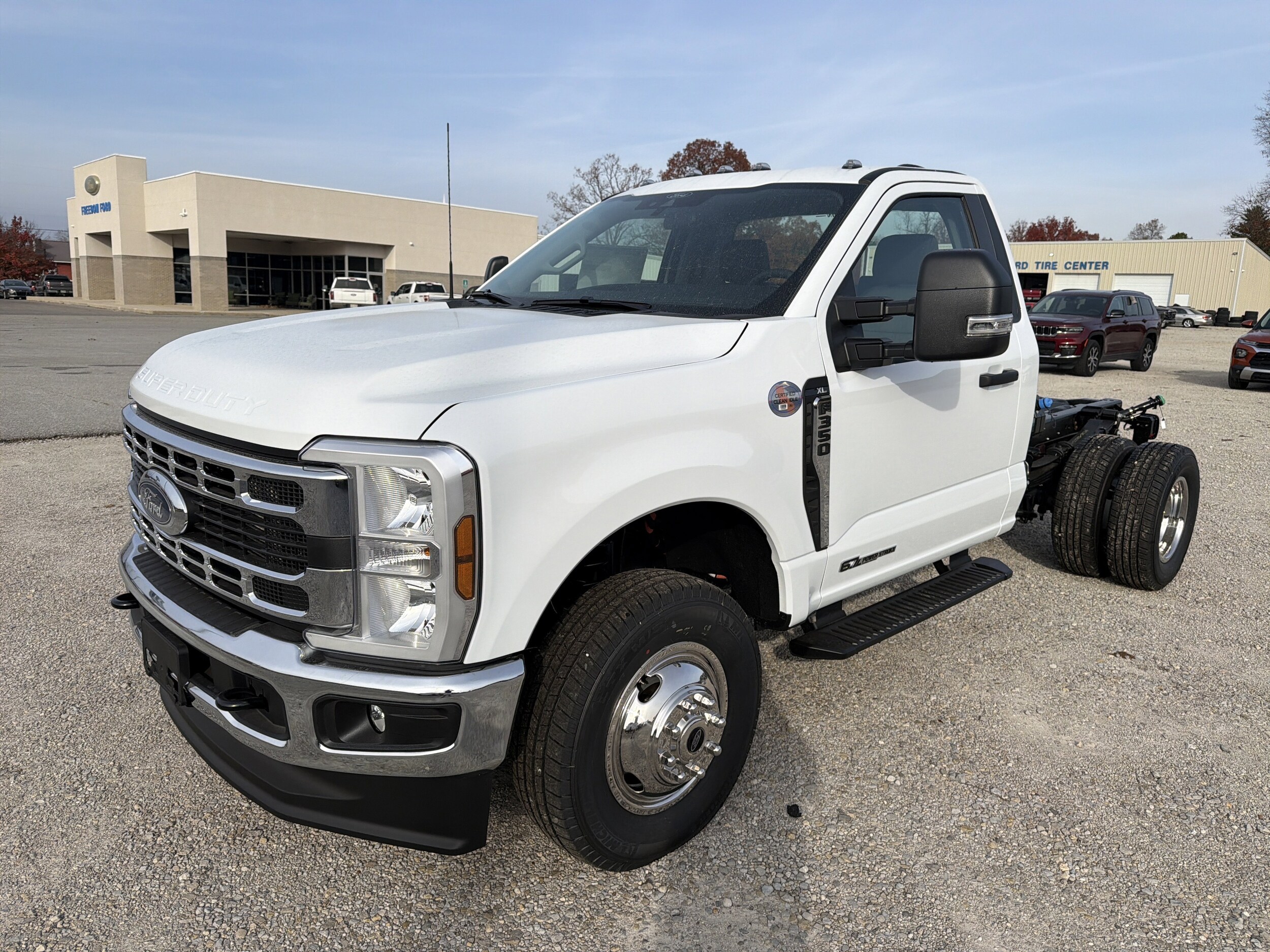 2026 Ford F-350 photo 2