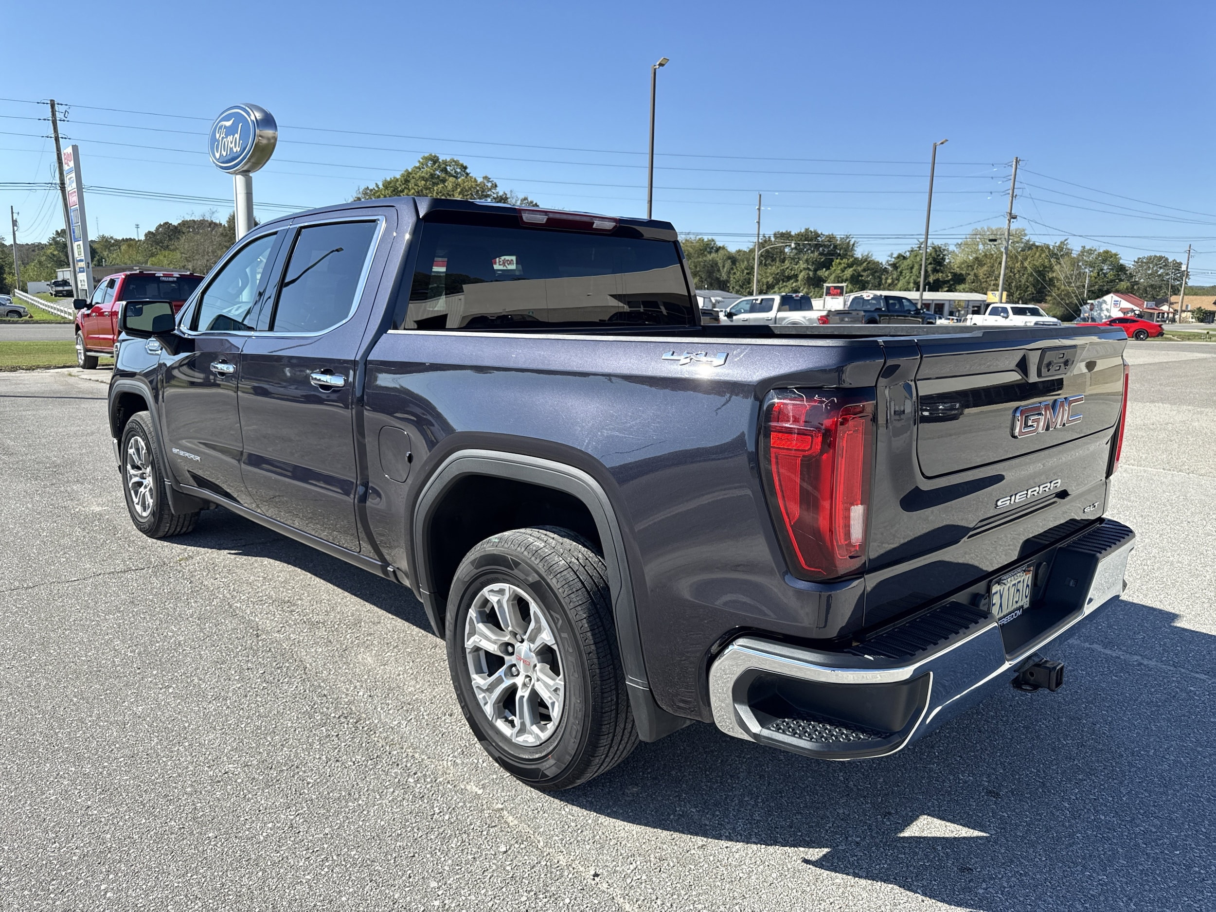 2025 GMC Sierra 1500 SLT - Photo 5