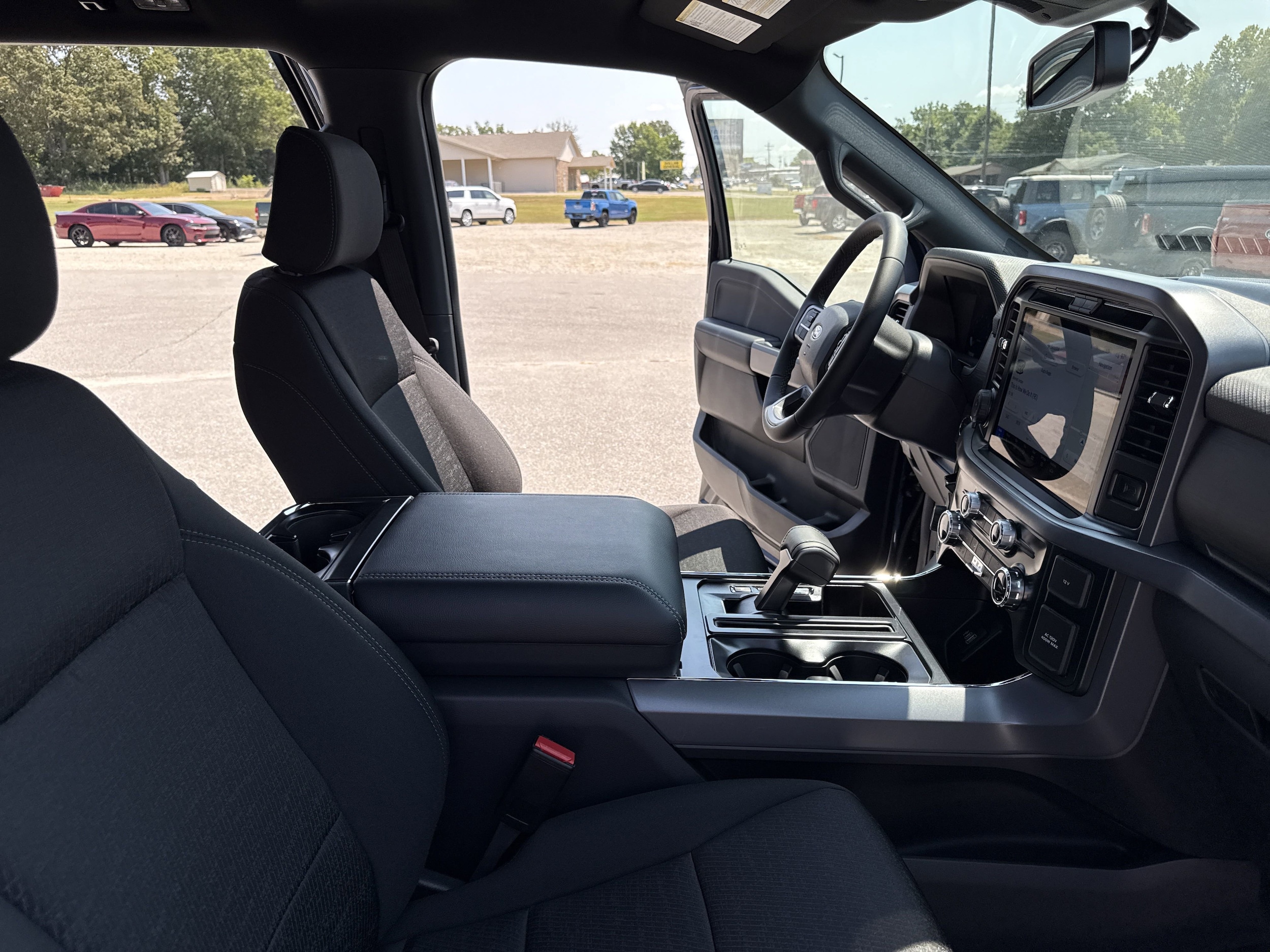 2025 Ford F-150 XLT - Photo 30