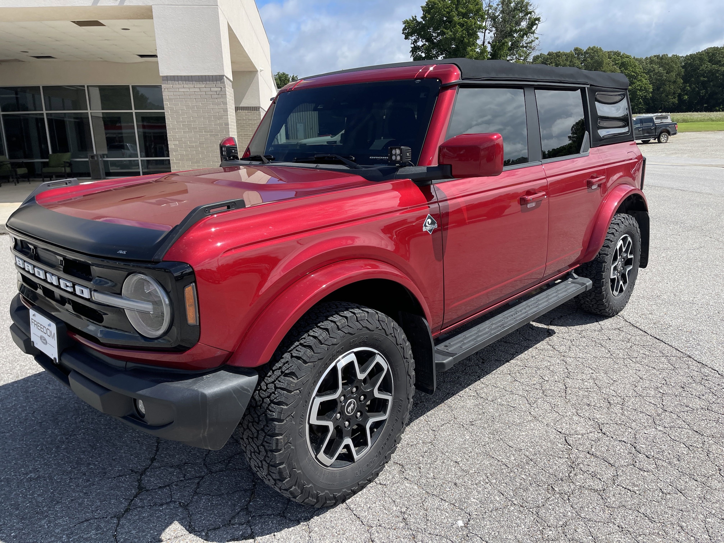 Used 2021 Ford Bronco 4-Door Outer Banks with VIN 1FMEE5DP5MLA80309 for sale in Melbourne, AR