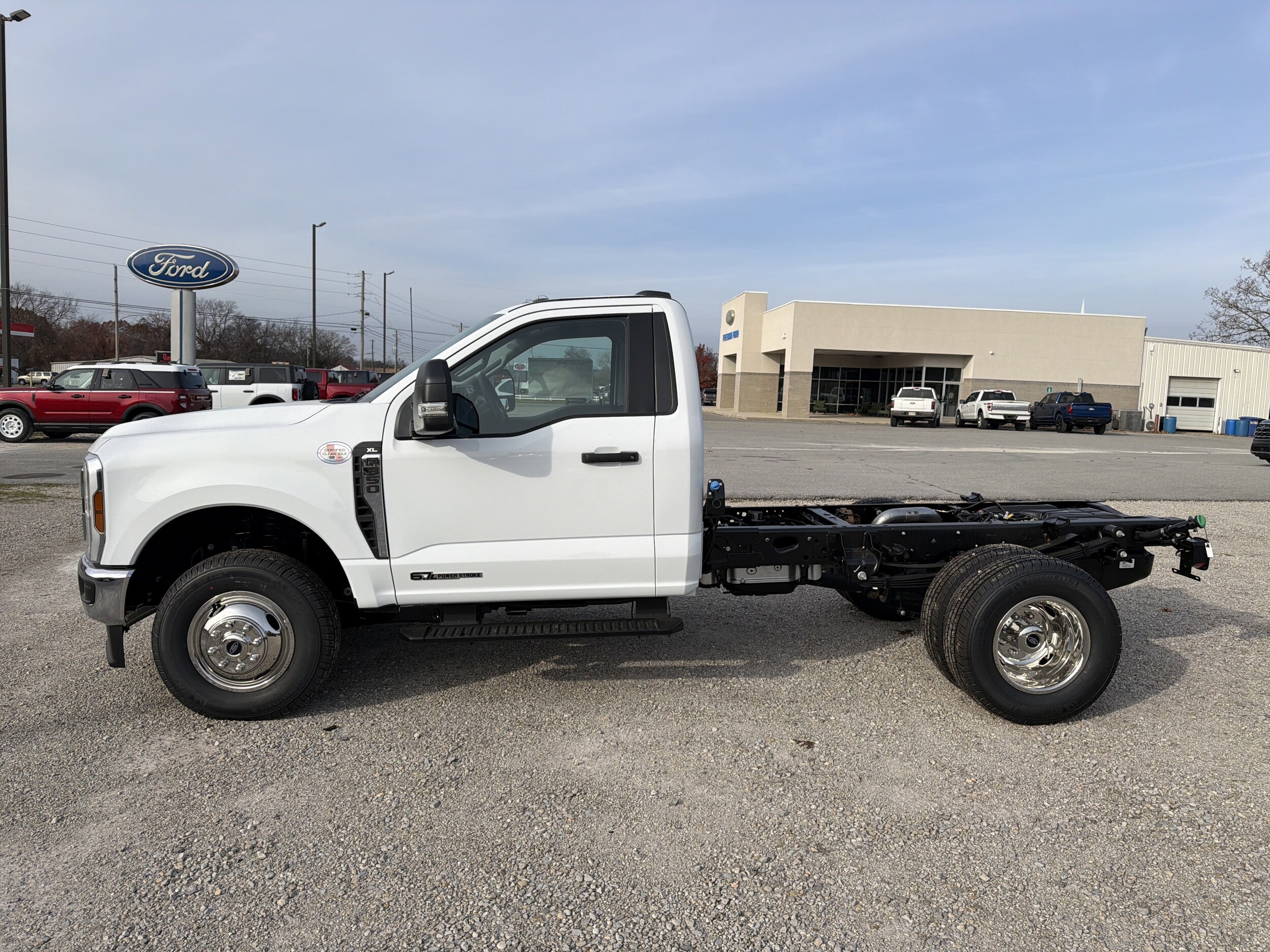 2026 Ford F-350 photo 4