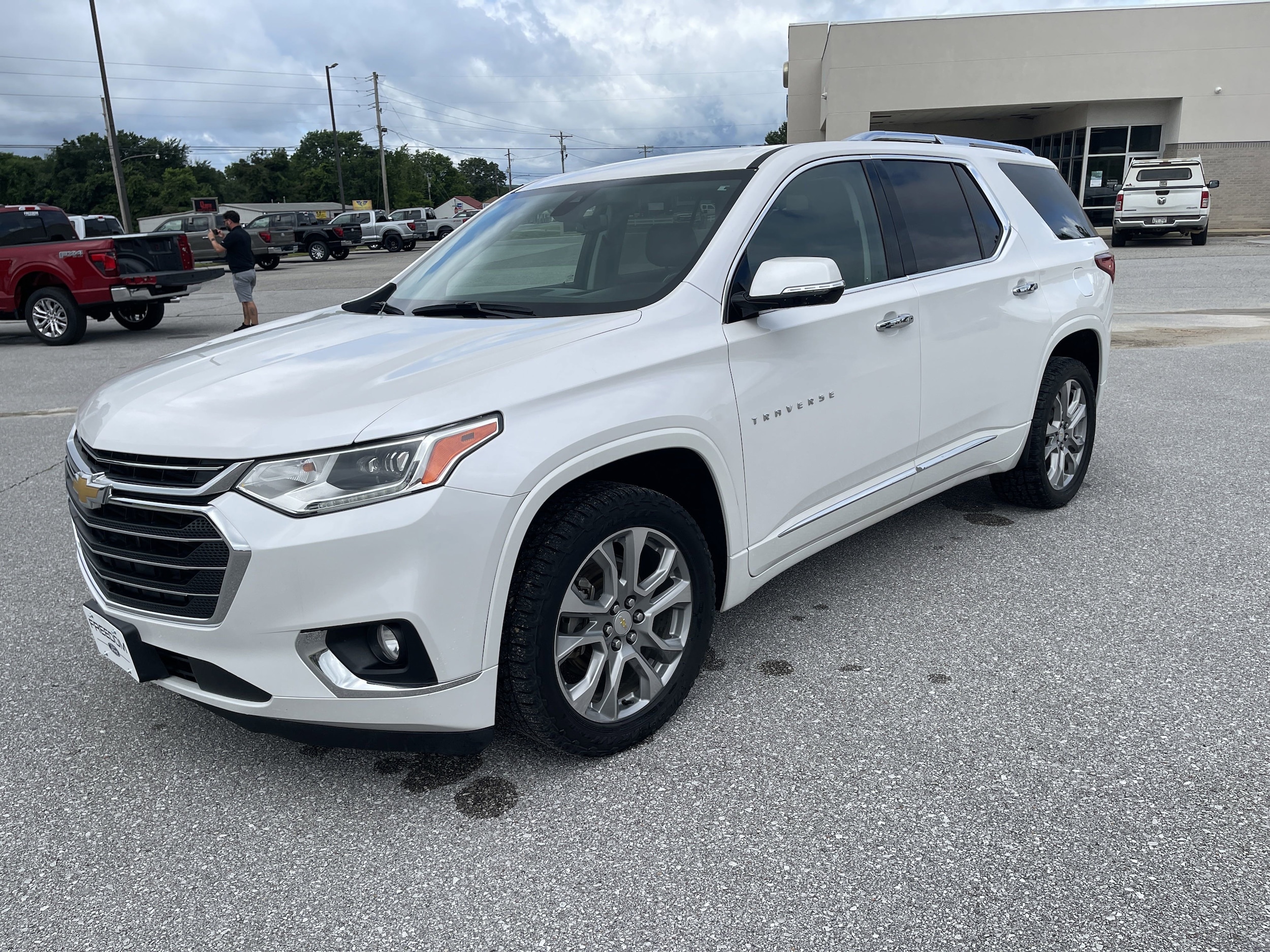 Used 2019 Chevrolet Traverse Premier with VIN 1GNERKKW0KJ219411 for sale in Melbourne, AR