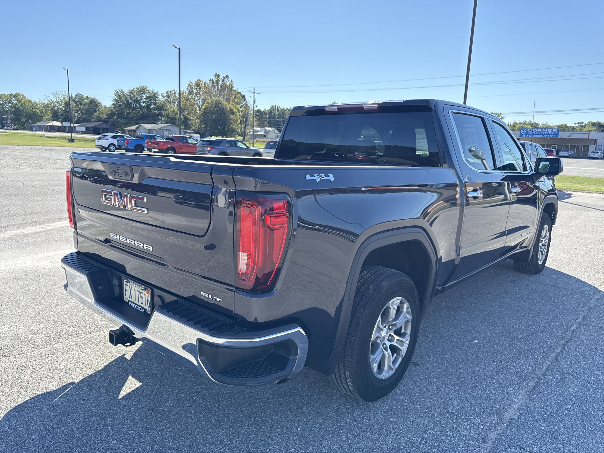 2025 GMC Sierra 1500 SLT - Photo 12