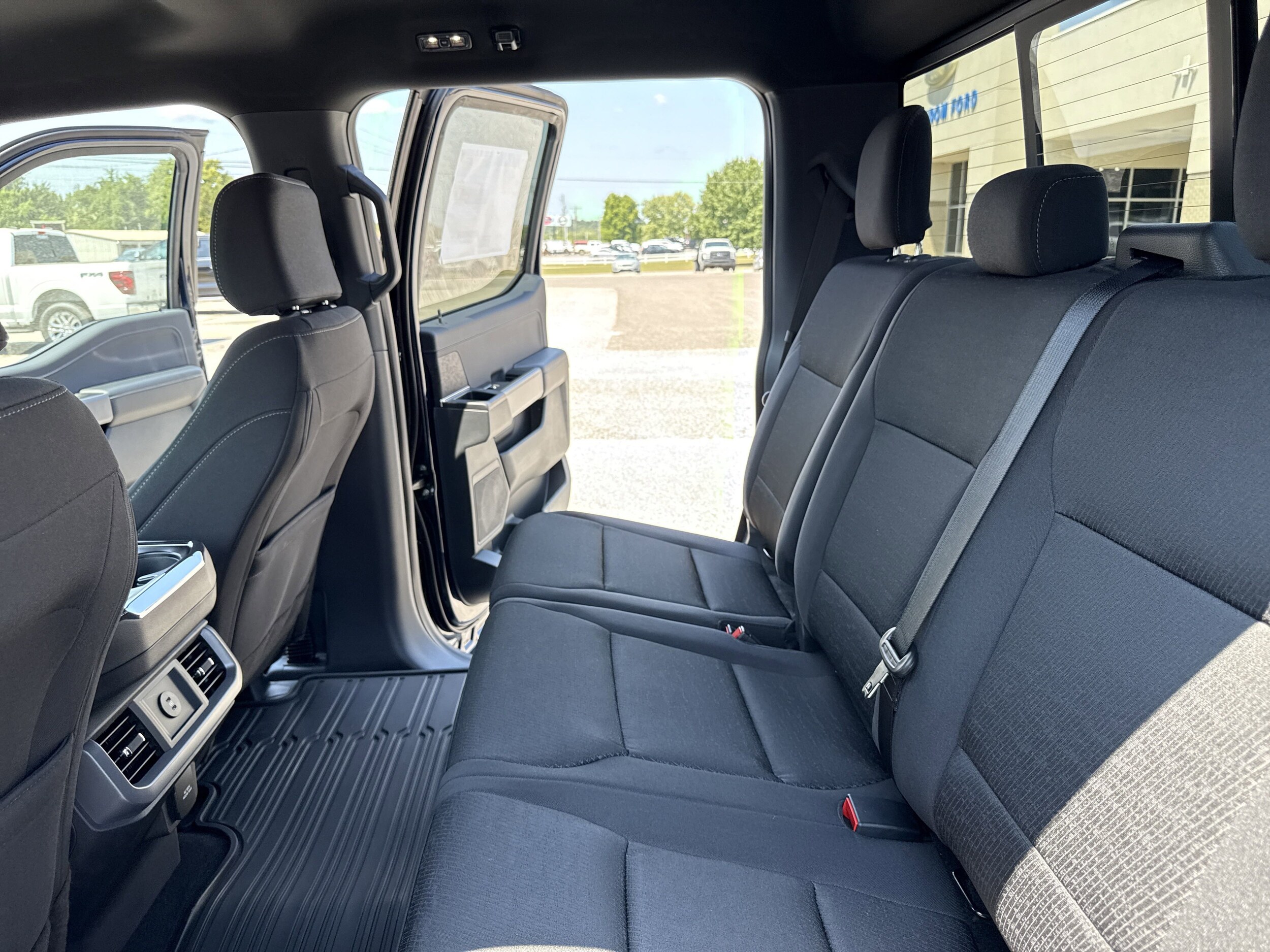 2025 Ford F-150 XLT - Photo 33