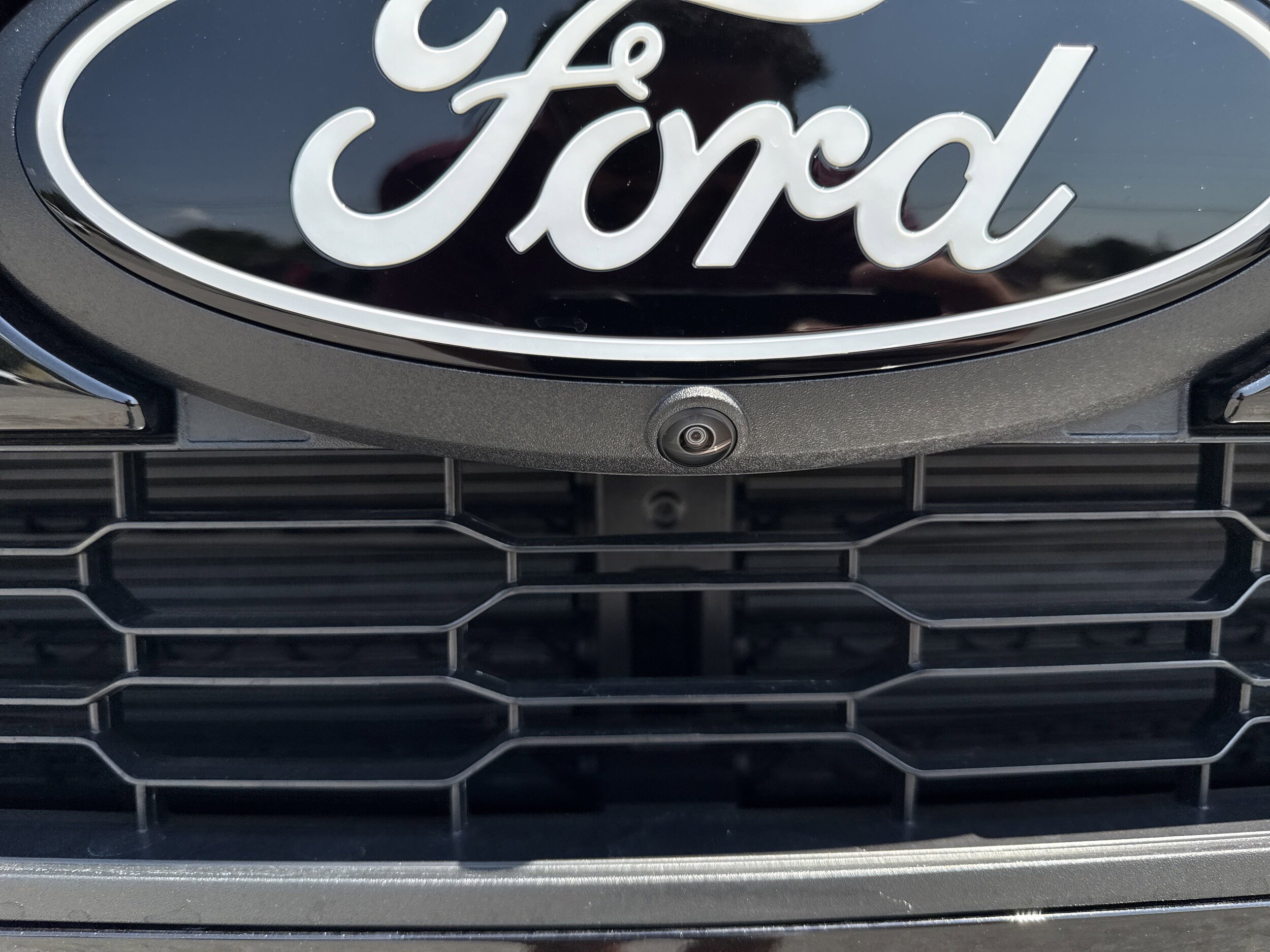 2025 Ford F-150 Lariat photo 4