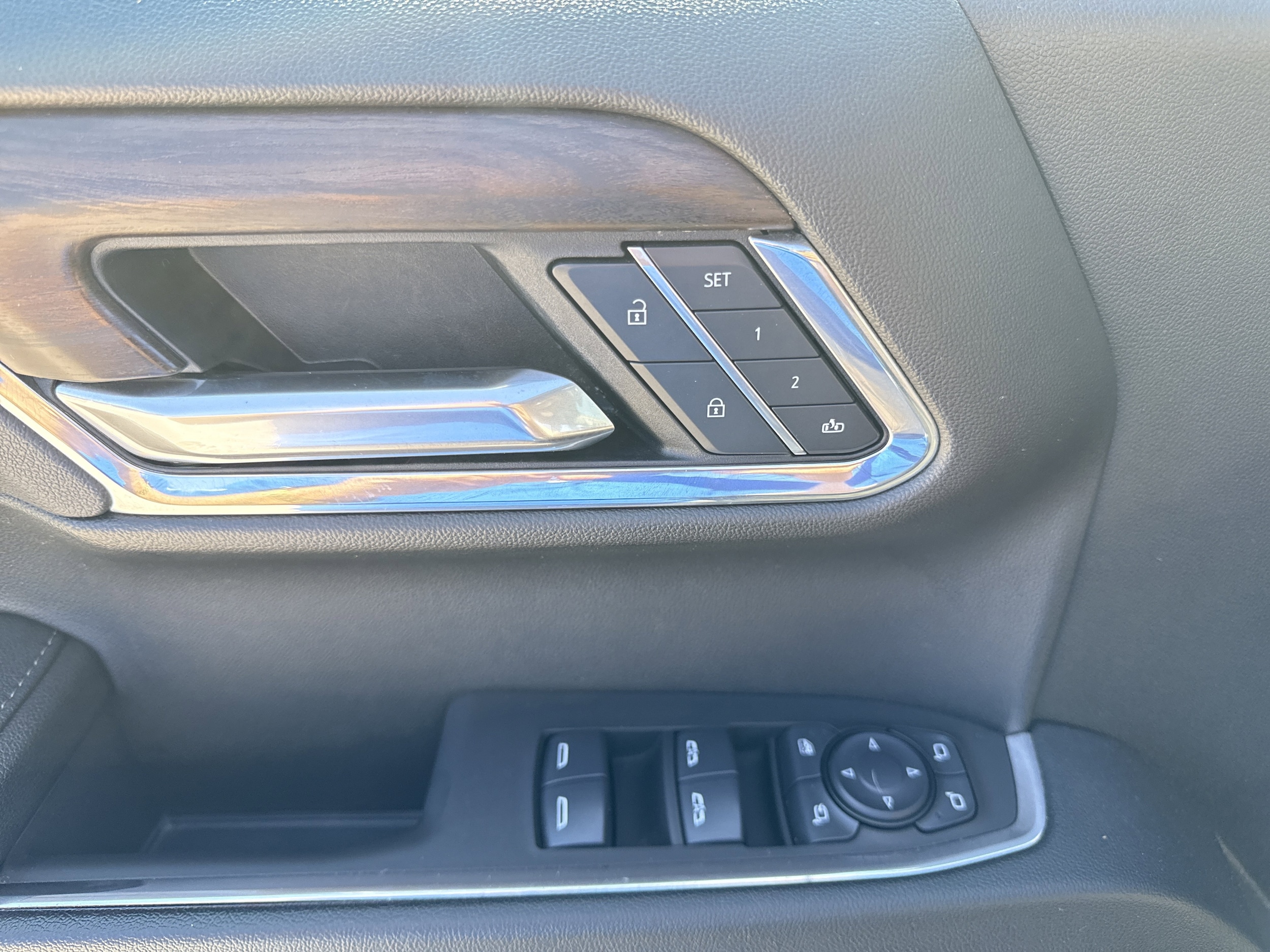 2025 GMC Sierra 1500 SLT - Photo 16