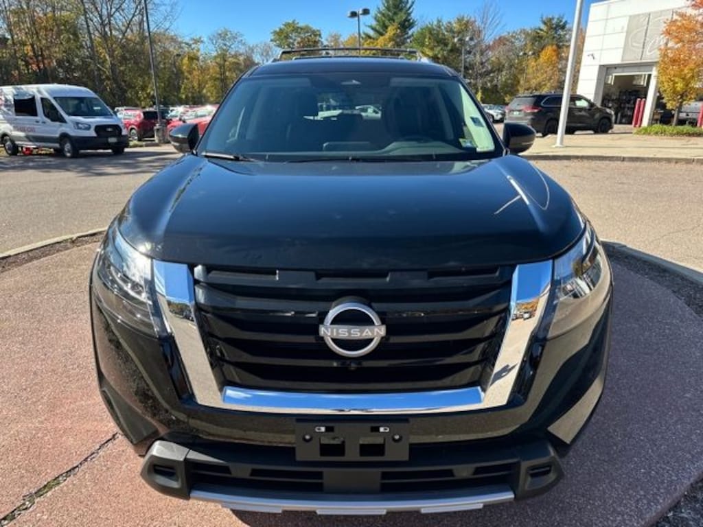 New 2025 Nissan Pathfinder SL SUV