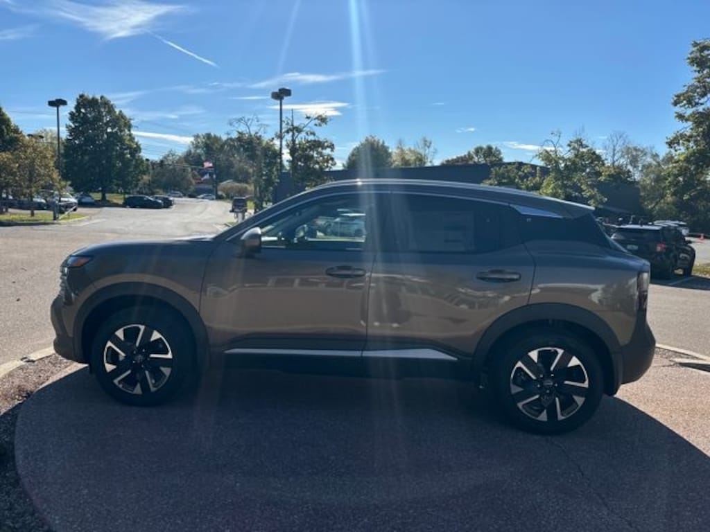 New 2025 Nissan Kicks SV SUV