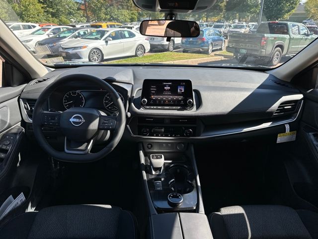 2026 Nissan Rogue SV - Photo 6