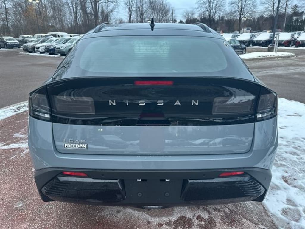 New 2026 Nissan Leaf Platinum+ FWD