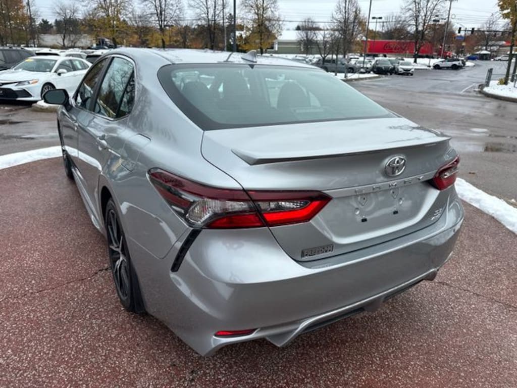 Used 2022 Toyota Camry SE Sedan
