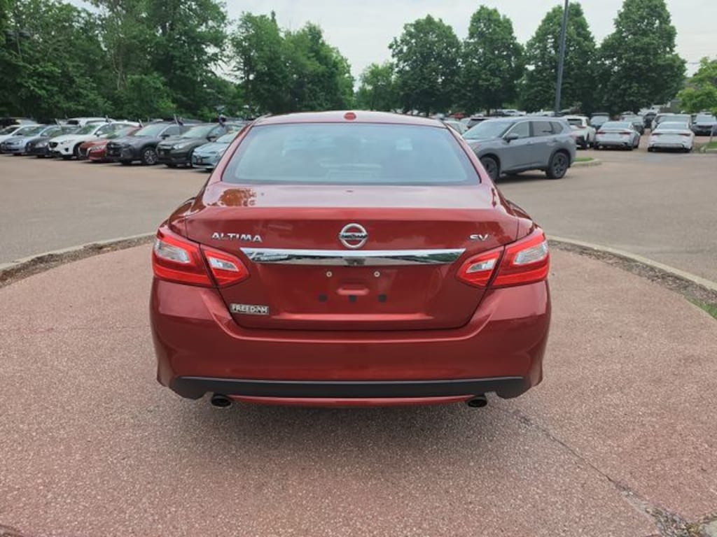Used 2016 Nissan Altima 2.5 SV Sedan
