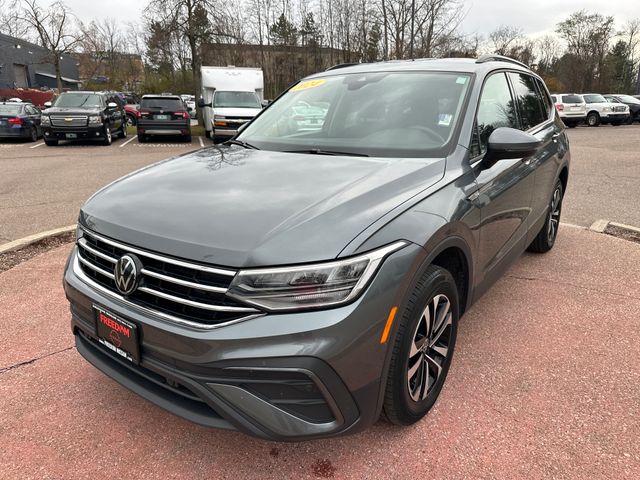 2024 Volkswagen Tiguan S's photo