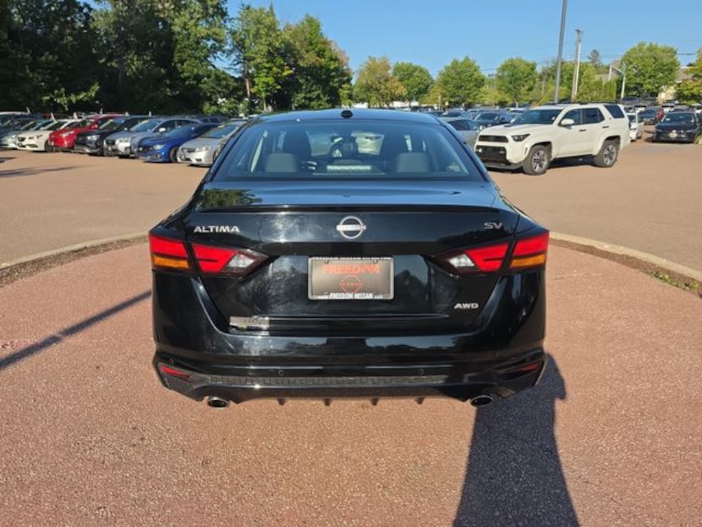 Used 2024 Nissan Altima 2.5 SV Sedan