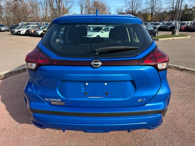 2022 Nissan Kicks SV photo 4