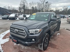Used 2016 Toyota Tacoma Truck Access Cab 5TFSZ5AN6GX002617 For Sale in South Burlington, VT