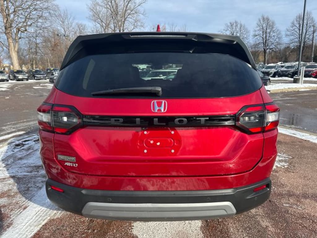 Used 2025 Honda Pilot EX-L+ SUV