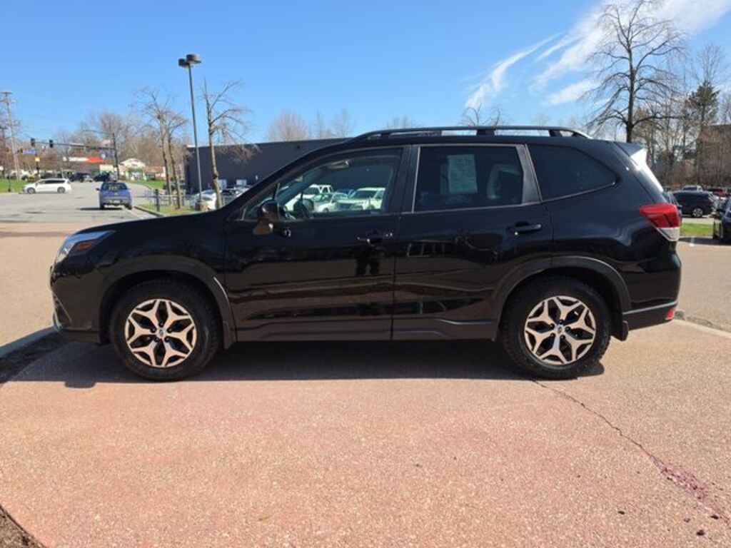 Used 2023 Subaru Forester Premium SUV