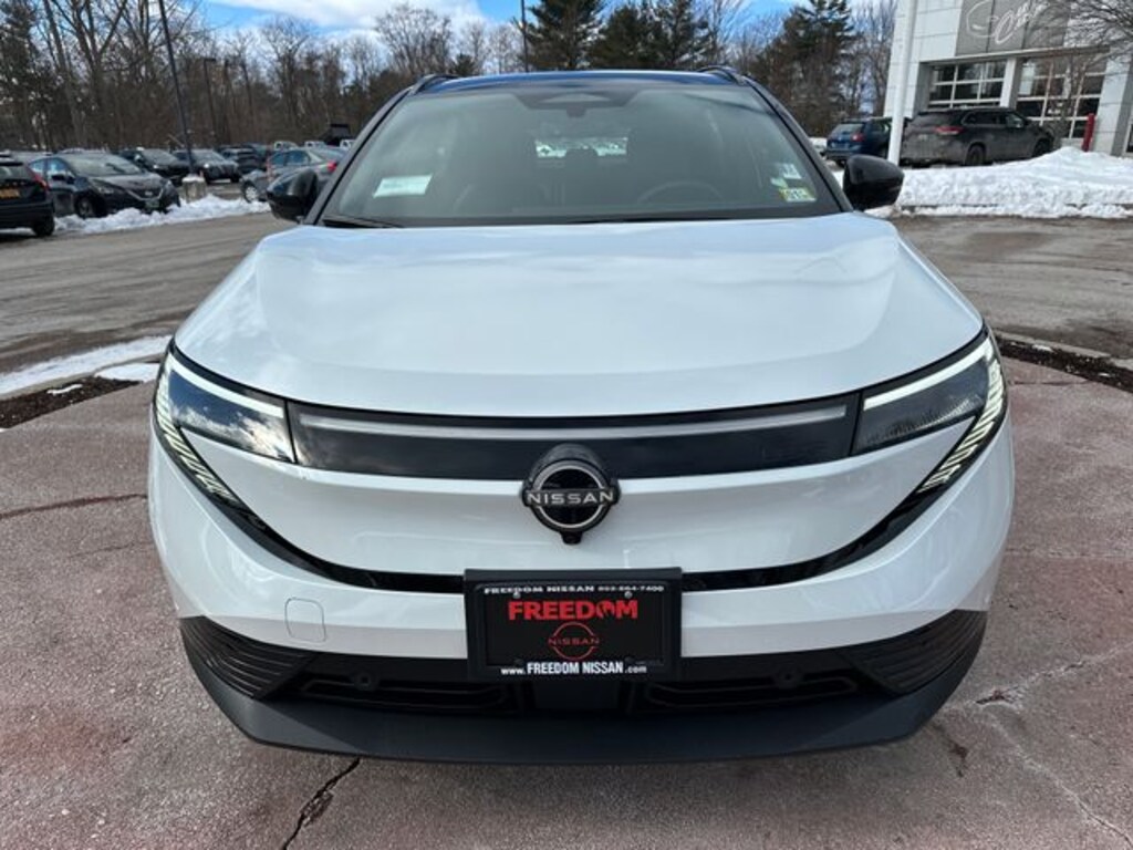 New 2026 Nissan LEAF PLATINUM+ SUV