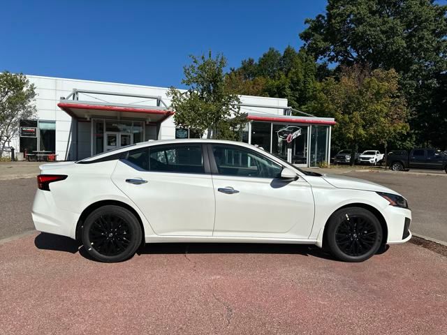 2025 Nissan Altima Sedan 