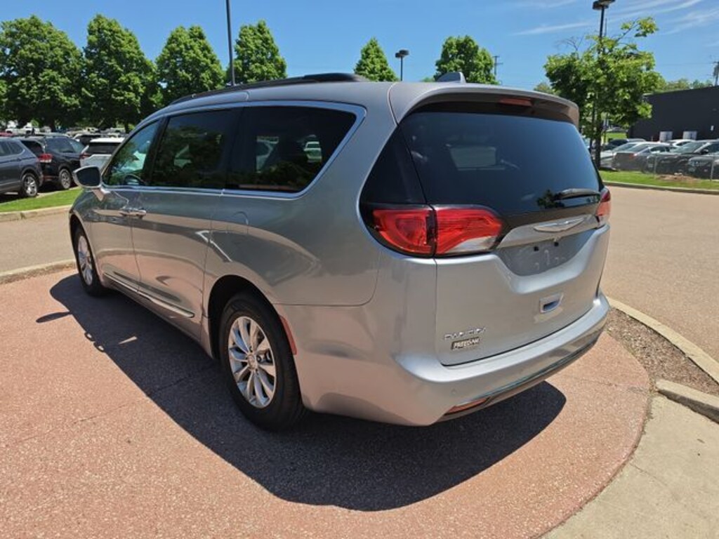 Used 2017 Chrysler Pacifica Touring L Van