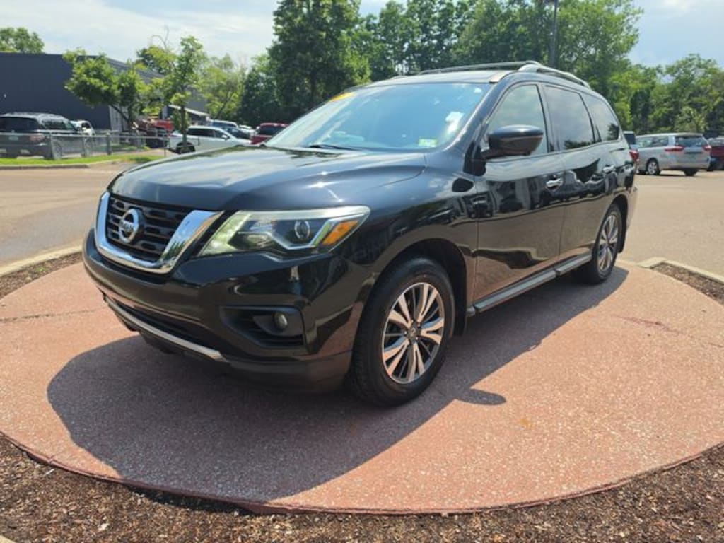 Used 2017 Nissan Pathfinder SL SUV