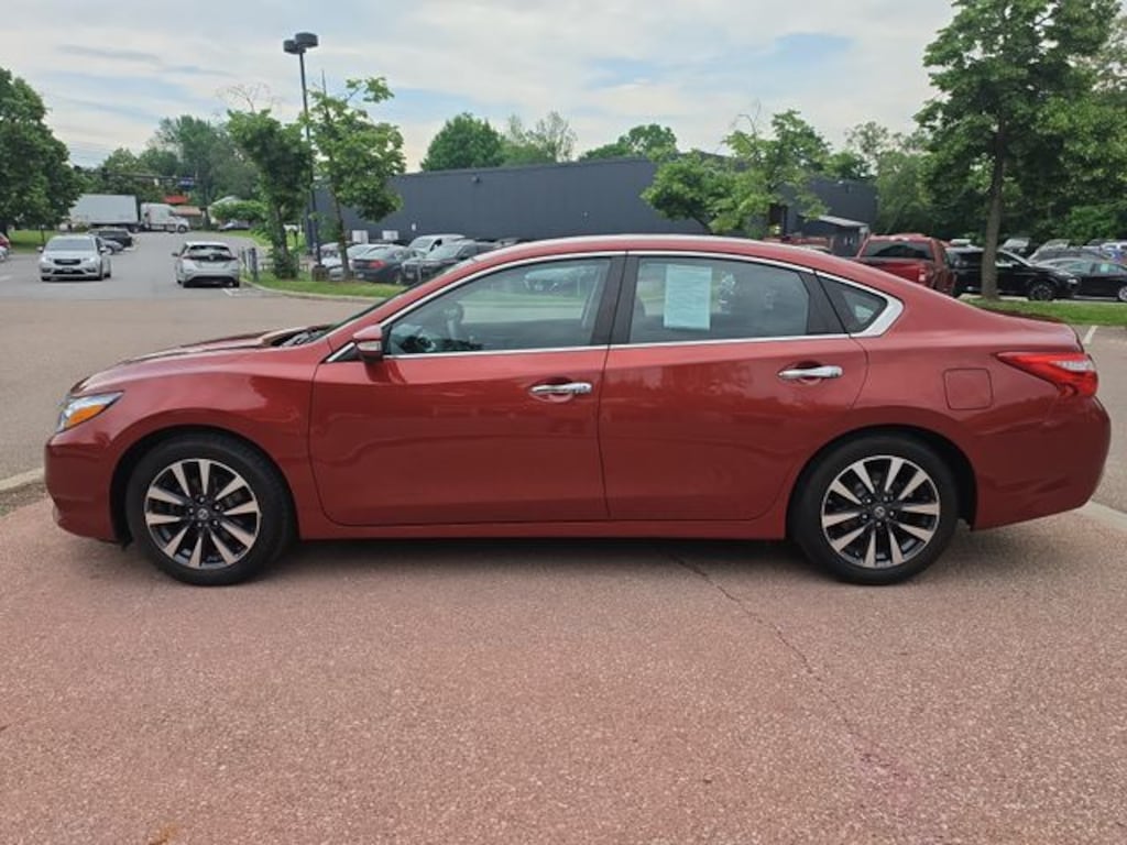 Used 2016 Nissan Altima 2.5 SV Sedan