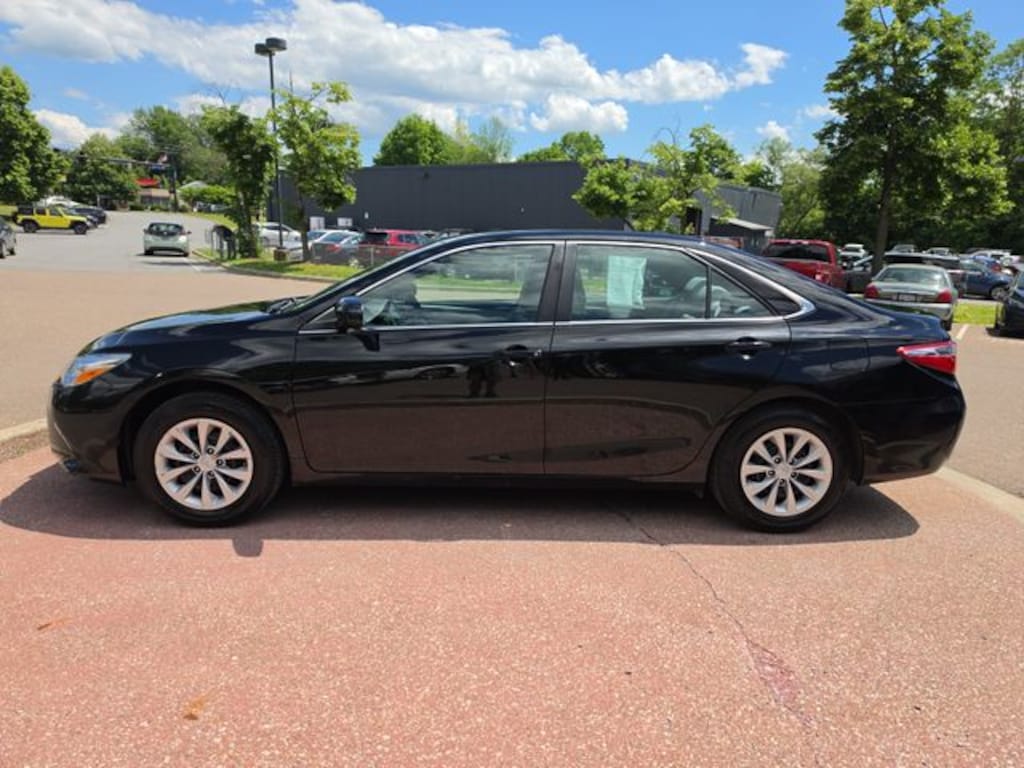 Used 2015 Toyota Camry LE Sedan