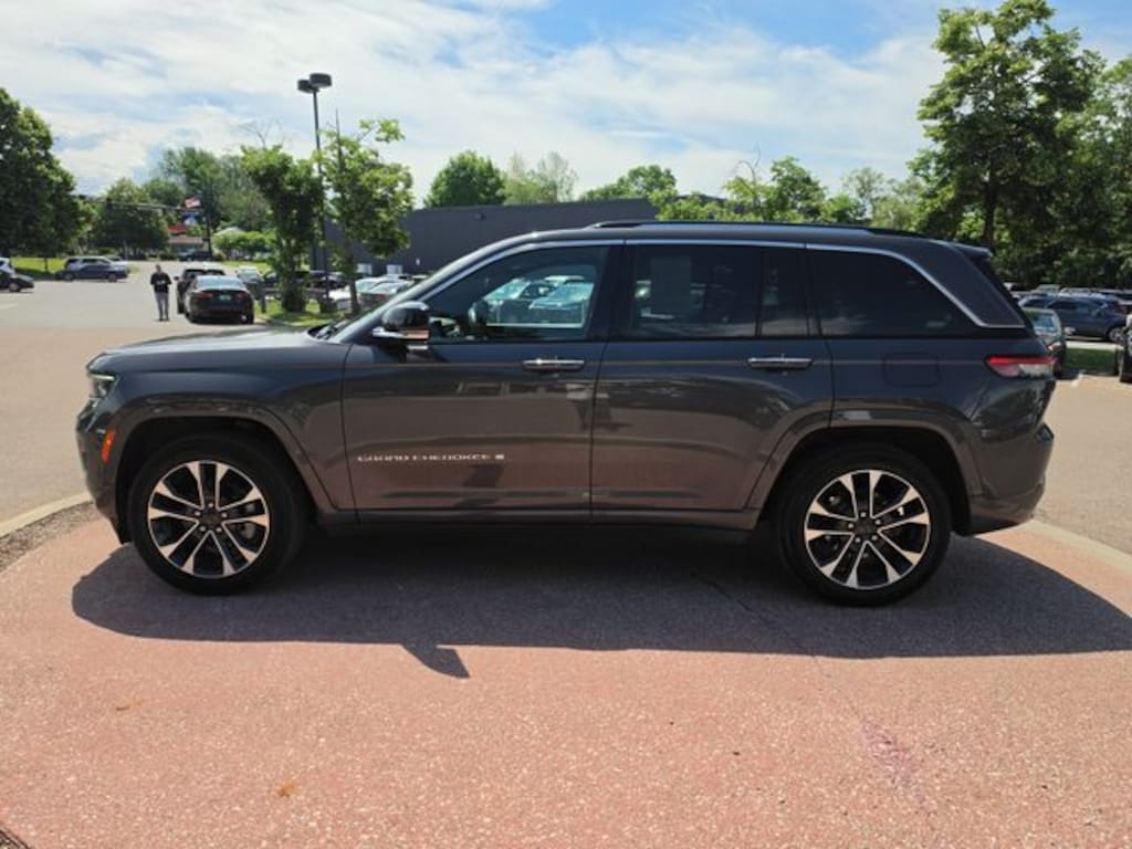 Used 2022 Jeep Grand Cherokee Overland SUV