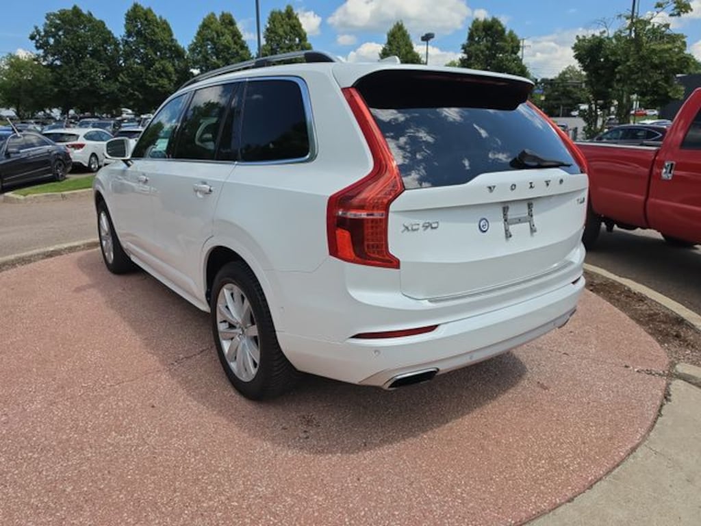Used 2018 Volvo XC90 T6 Momentum SUV