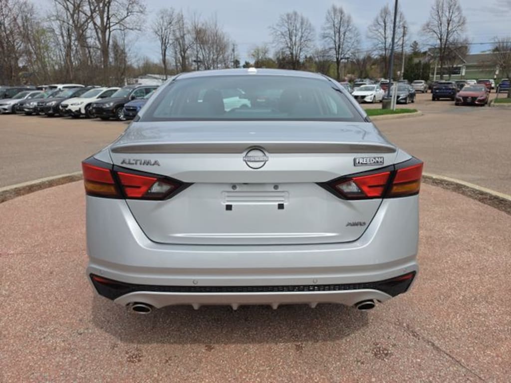 Used 2025 Nissan Altima 2.5 SV Sedan