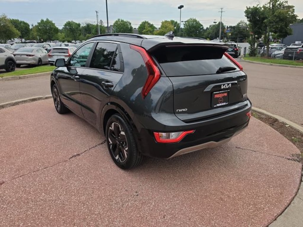 Used 2024 Kia Niro EV Wind SUV