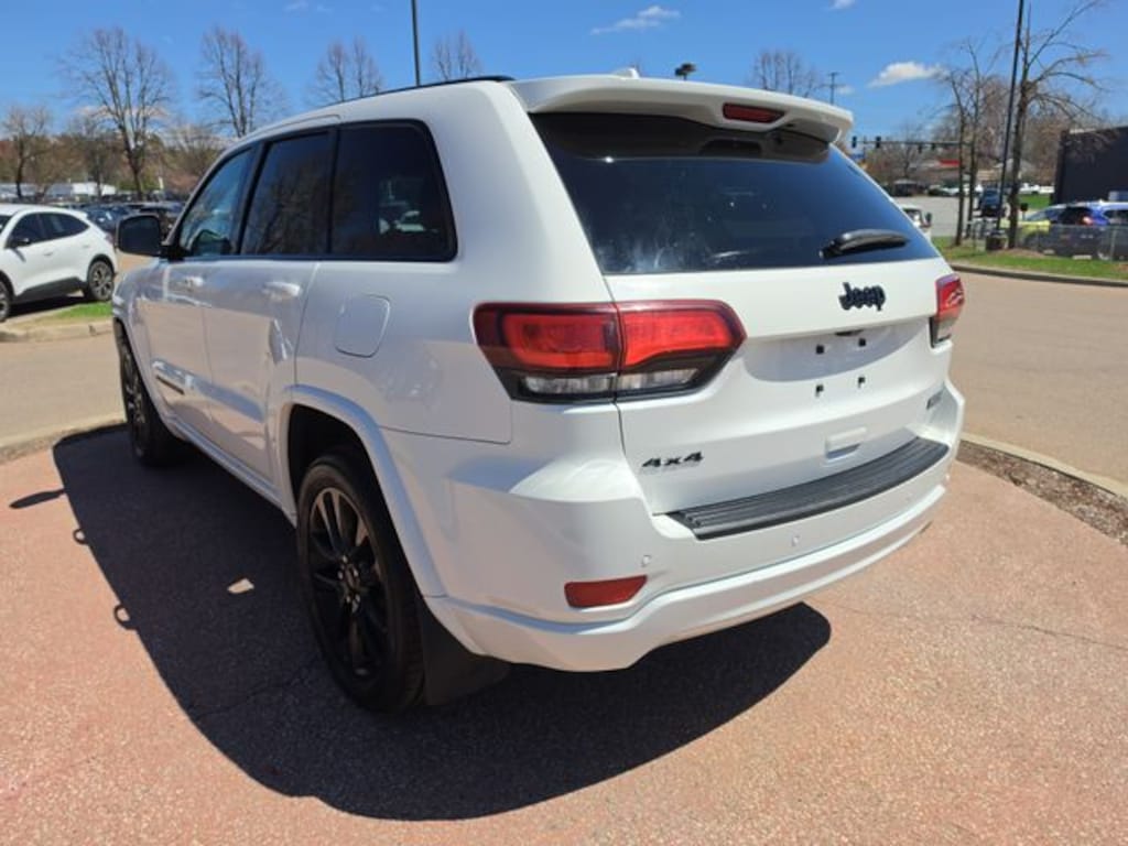 Used 2019 Jeep Grand Cherokee Altitude SUV