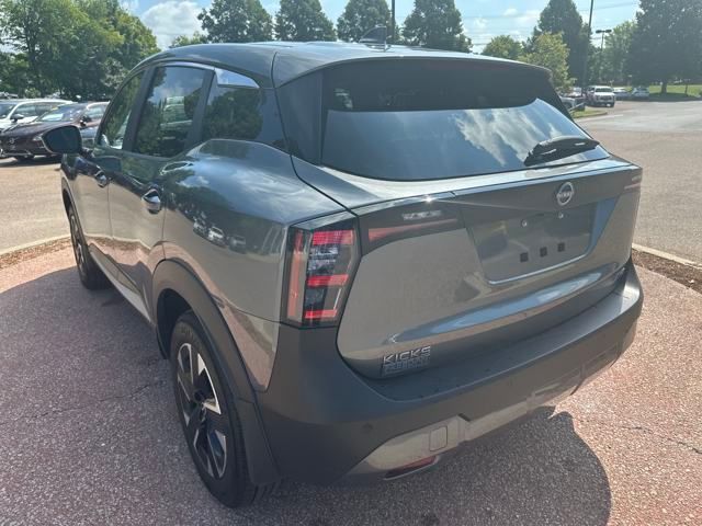 2025 Nissan Kicks SV photo 3