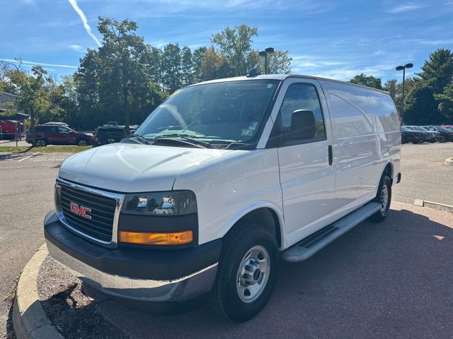 2023 GMC Savana Cargo Work Van's photo