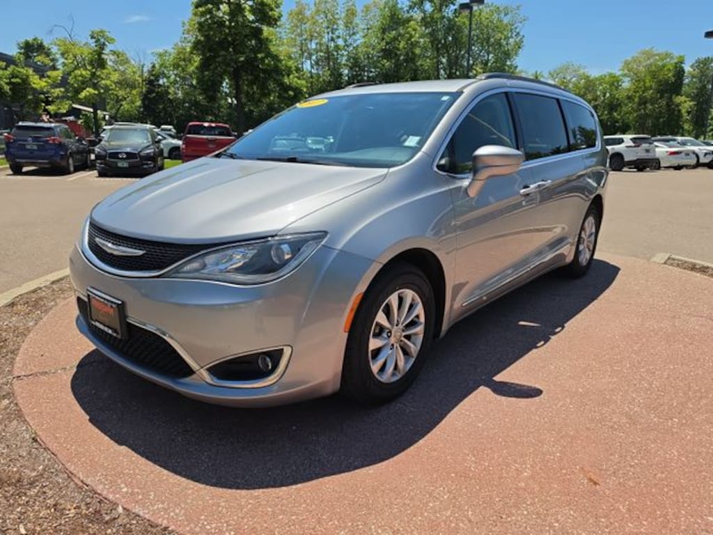 Used 2017 Chrysler Pacifica Touring L Van