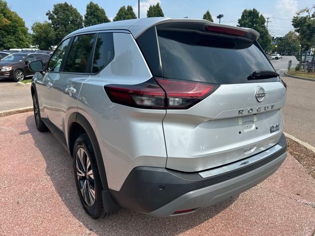2022 Nissan Rogue SV photo 3