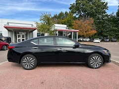 New 2025 Nissan Altima SV Sedan in South Burlington
