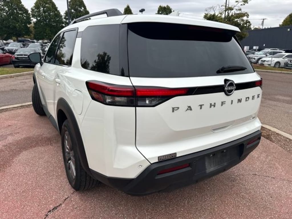 Used 2025 Nissan Pathfinder SV SUV