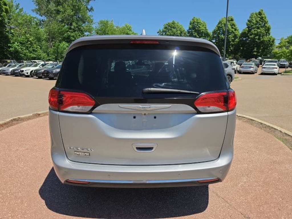 Used 2017 Chrysler Pacifica Touring L Van